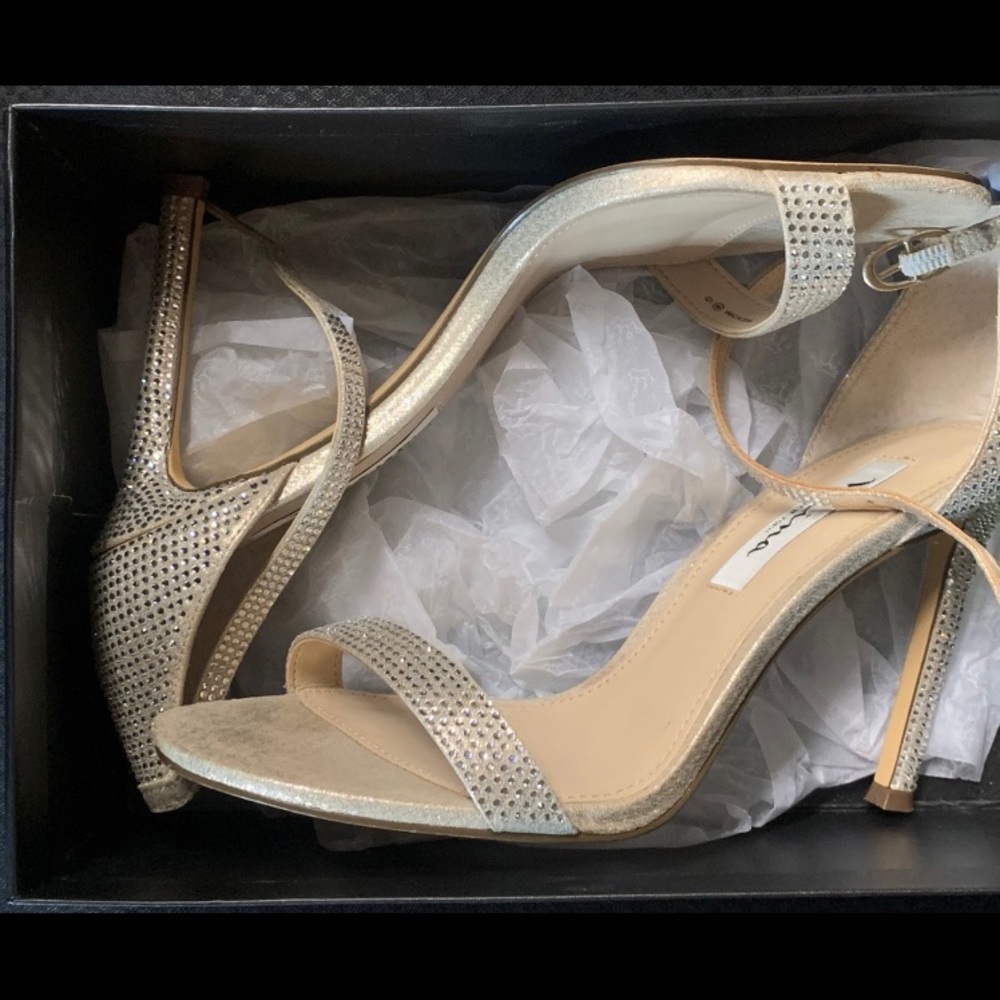 Only worn once for a wedding